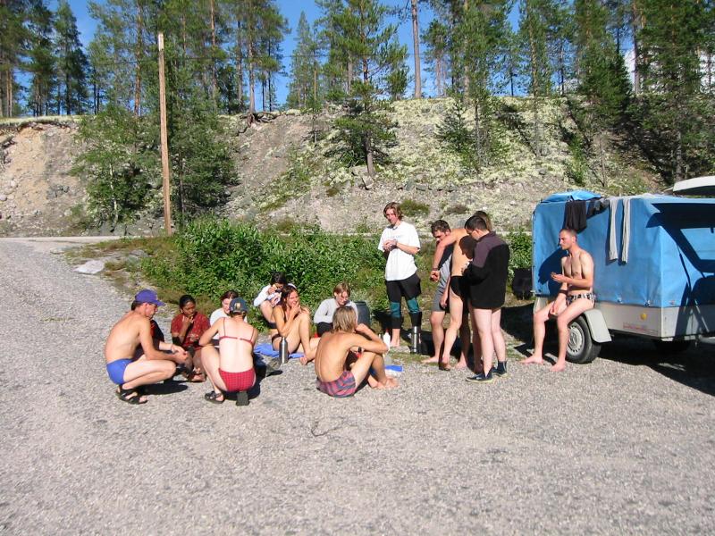Norwegen Reisegruppe beim Brotzeitmachen