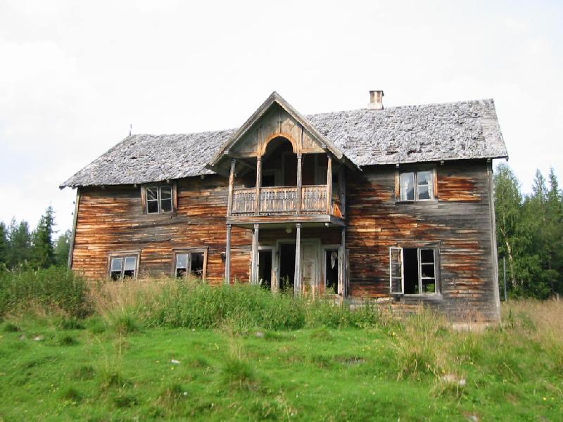Lost Place, verlassenes Holzhaus in Norwegen